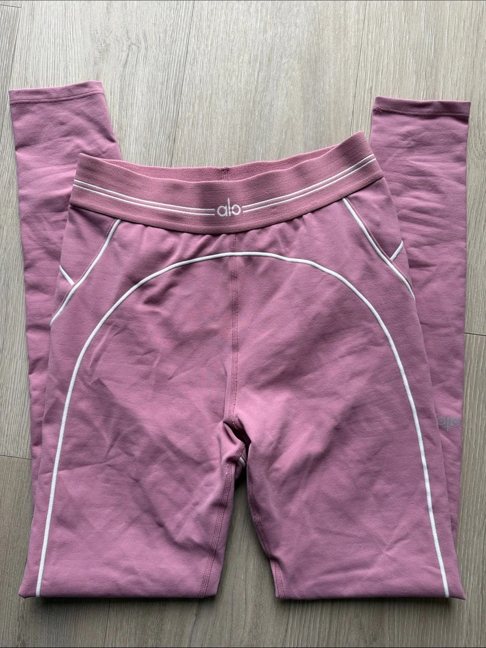 ALO Yoga Mauve Pink Seamless Sports Bra & Leggings Set